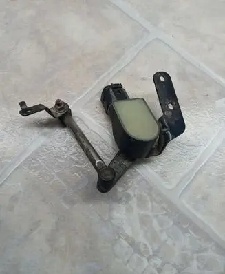 Rear air suspension level height sensor