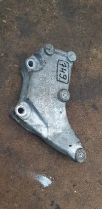 Mercedes-Benz C W204 Engine mount bracket A6510940039
