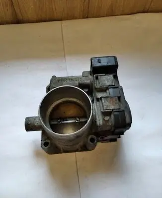 Volkswagen Golf V Throttle valve 03C133062A