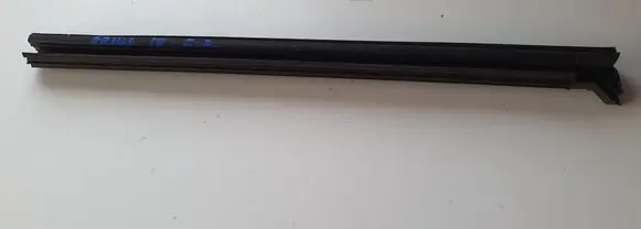 Toyota Prius (XW50) Rubber seal rear door window/glass 