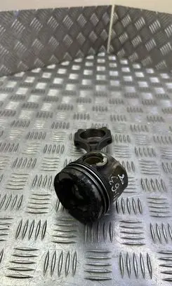 KIA Sportage Piston with connecting rod