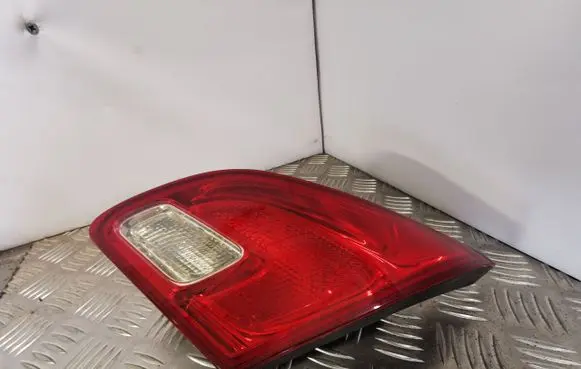 Opel Astra J Tailgate rear/tail lights 1090098