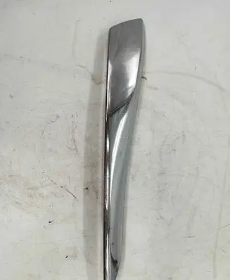 Front bumper splitter molding