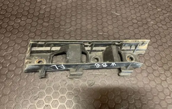 Volkswagen PASSAT B6 Front bumper mounting bracket 3C0807183