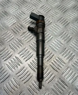 BMW 5 E60 E61 Fuel injector 7794435 0445110209
