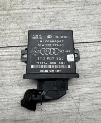 Volkswagen Golf V Light module LCM 5LA00837960 1T0907357 00020049