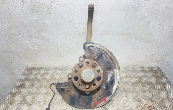 Mercedes-Benz E W211 Front wheel hub