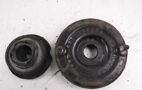 Volkswagen PASSAT B5 Front coil spring rubber mount 