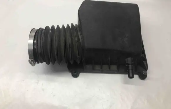 Chrysler Pacifica Air filter box cover 72142849