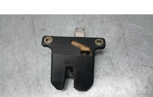 Audi A6 S6 C5 4B Tailgate/trunk/boot lock/catch/latch 8D5827505D