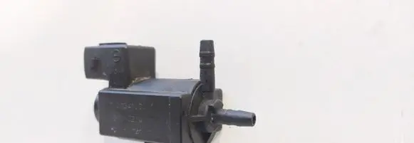 BMW 5 E39 Turbo solenoid valve 72234100