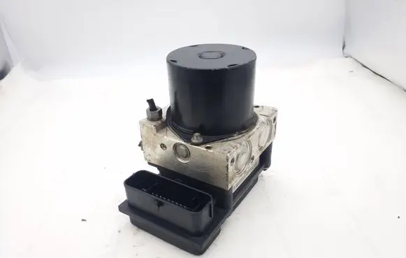 Skoda Fabia Mk2 (5J) ABS Pump 6R0614117F 6R0907379J