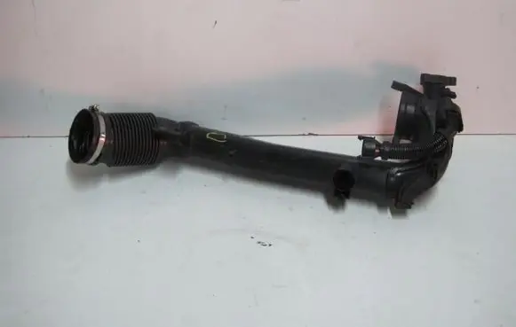 BMW 2 Active Tourer U06 Air intake duct part 8580239