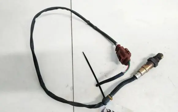 Audi A4 S4 B7 8E 8H Lambda probe sensor 600973704a