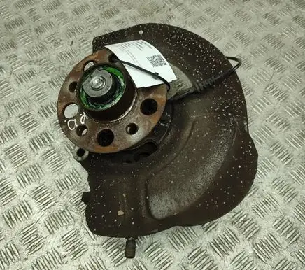Mercedes-Benz CLS C218 X218 Front wheel hub A2183300125