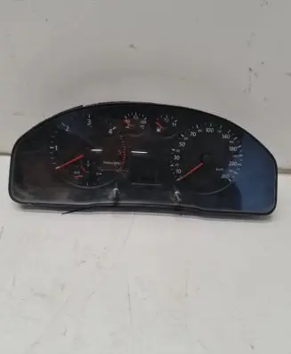 Audi A4 S4 B5 8D Speedometer (instrument cluster) 8D0919861A 008AUZ8Z0