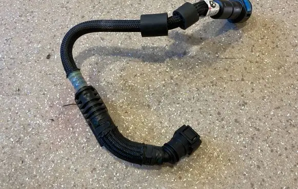 BMW 3 G20 G21 Fuel line pipe 8579955