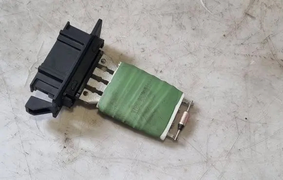 Volkswagen II LT Heater blower motor/fan resistor