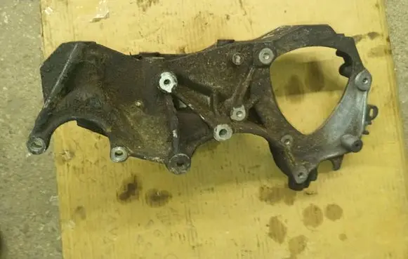 Renault Master II Generator/alternator bracket 8200457445