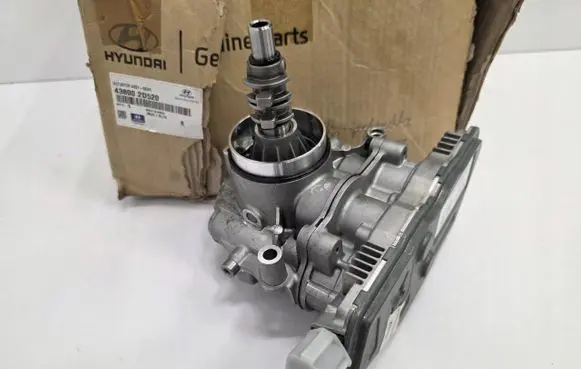 Hyundai i30 Gear selector/shifter in gearbox 438002D500