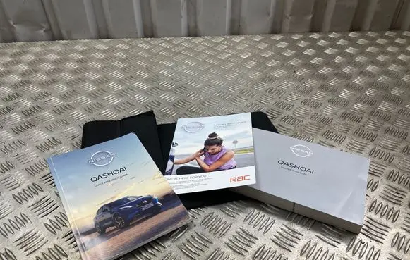 Nissan Qashqai J12 Owners service history hand book 