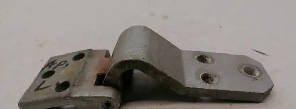 Peugeot Boxer Front door lower hinge B986