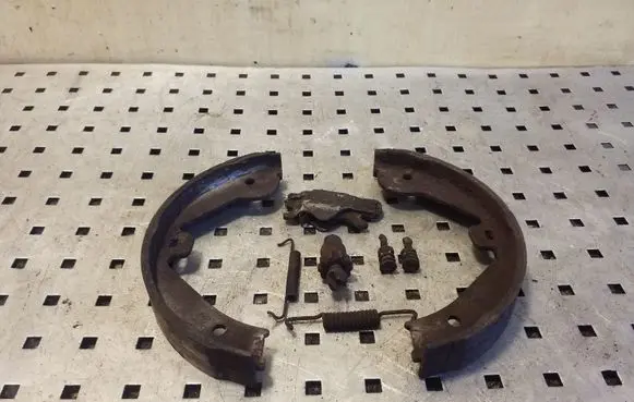 Audi Q7 4L Handbrake/parking brake pads 