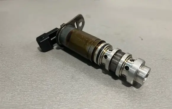 BMW 3 E92 E93 Camshaft vanos timing valve 7584115 13151279 11367584115