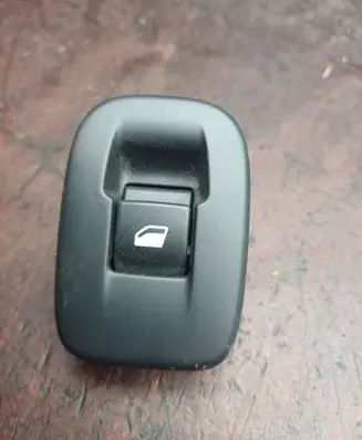 Peugeot 208 I Electric window control switch 96751119ZD