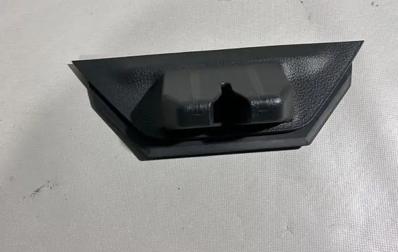 Volkswagen Touareg II Tailgate/boot lid lock trim 7P6827520C