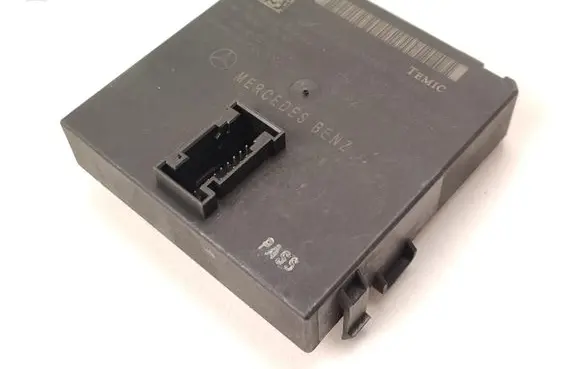 Mercedes-Benz S W221 Gateway control module 2215408845