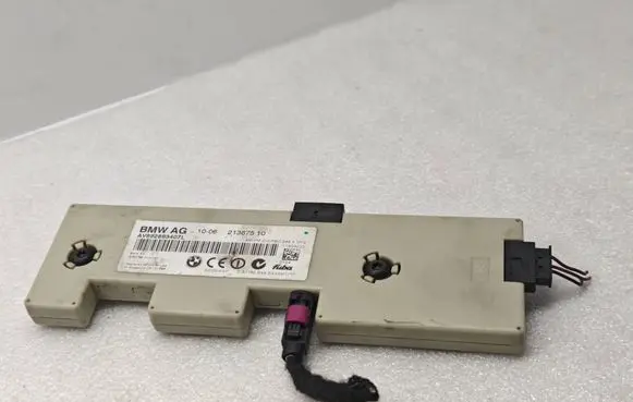BMW 3 E90 E91 Aerial antenna amplifier 6928934 D80788 DA101586