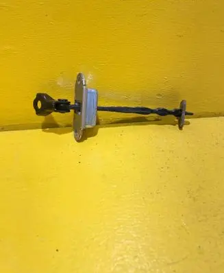 Nissan Note (E11) Rear door check strap stopper 