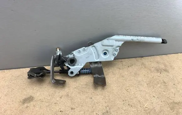 BMW 5 E60 E61 Handbrake/parking brake lever assembly 6767536 34406767536 34406770128