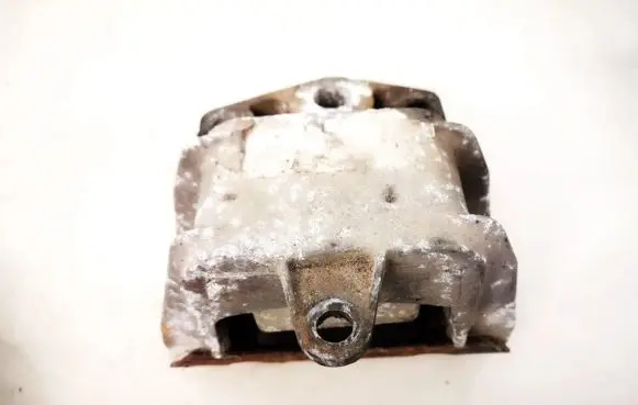 Seat Alhambra (Mk1) Engine mount bracket