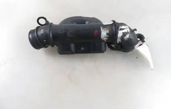 Citroen C4 I Intake resonator 9657083780
