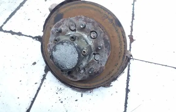 Nissan King Cab Front wheel hub spindle knuckle