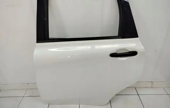 Nissan Note (E12) Rear door 
