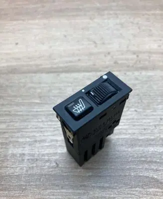 BMW 7 E38 Seat heating switch 8352259 459500