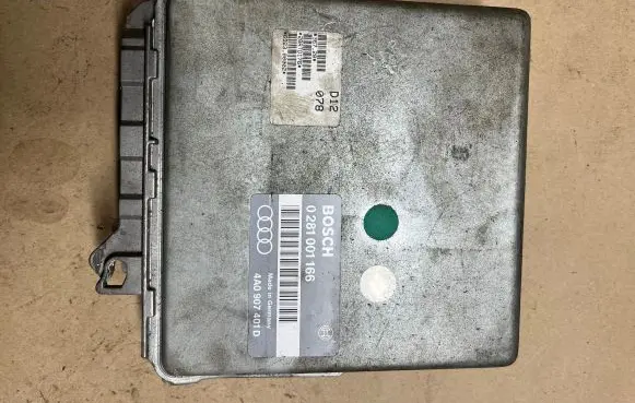 Audi A6 S6 C4 4A Engine control unit/module 4A0907401D 0281001166