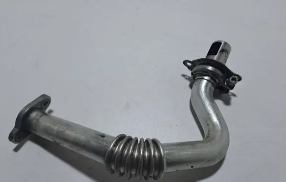Volkswagen Tiguan EGR valve line/pipe/hose 03L131521A