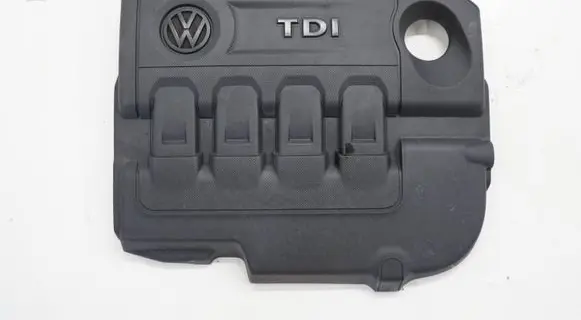 Volkswagen Golf VII Engine cover (trim) 04L103925KACR 04L103925K