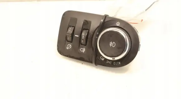 Opel Combo E Light switch