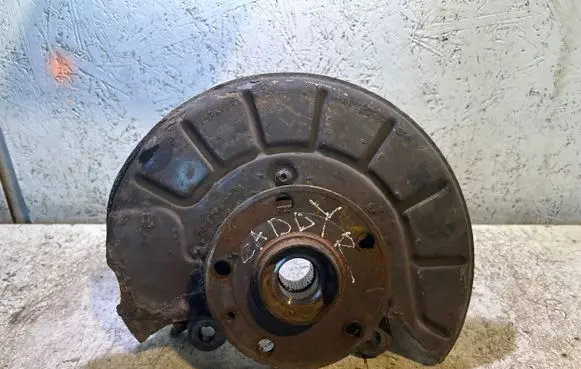 Volkswagen Caddy Front wheel hub
