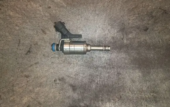 Mini One - Cooper Coupe R56 Fuel injector 0261500