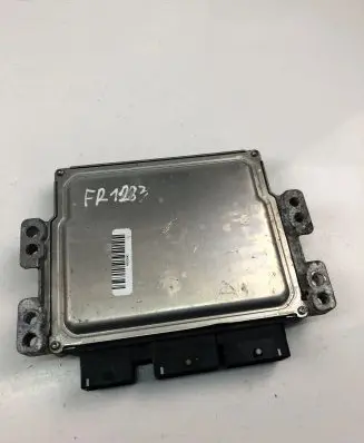 Renault Megane III Engine control unit/module ECU 237100121R 237100425R