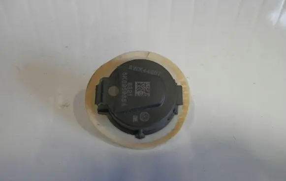 Volkswagen Jetta VI Airbag deployment crash/impact sensor 5K0959354