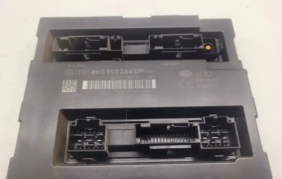 Audi A4 S4 B8 8K Comfort/convenience module 8K0907064DP 00002001 5DK00991884