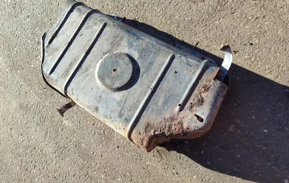 Jeep Wrangler Fuel tank mounting bracket 