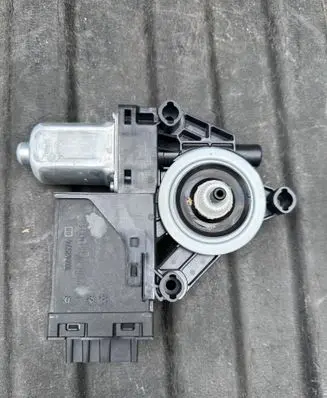 Volvo V60 Rear door window regulator motor 32283267